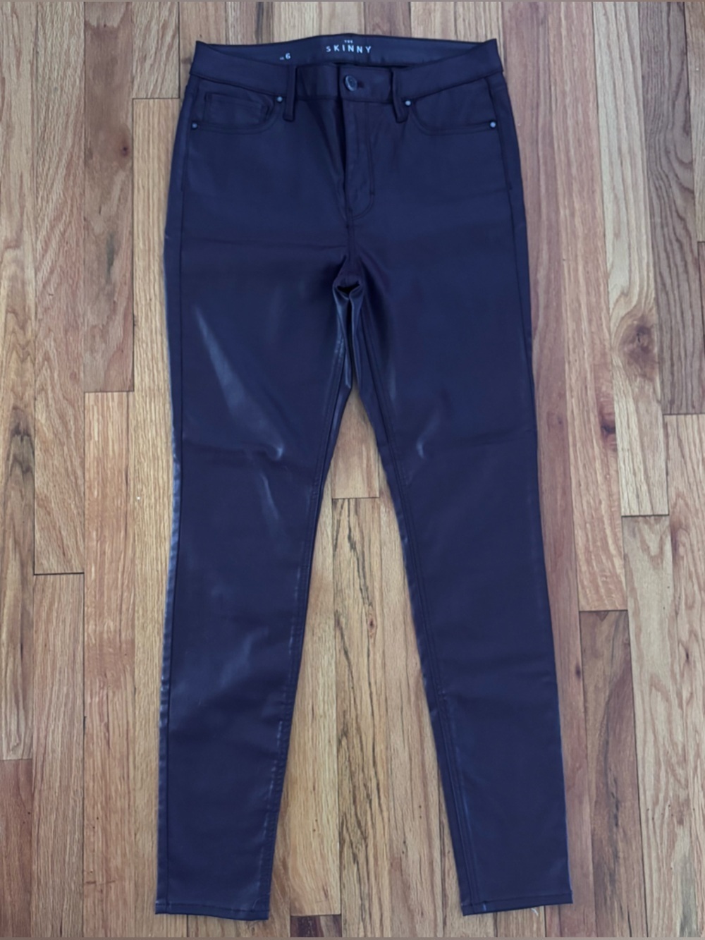 WHBM High Rise Skinny Coated Pants Women’s Sz 6 Black Cherry Office Brunch Femme